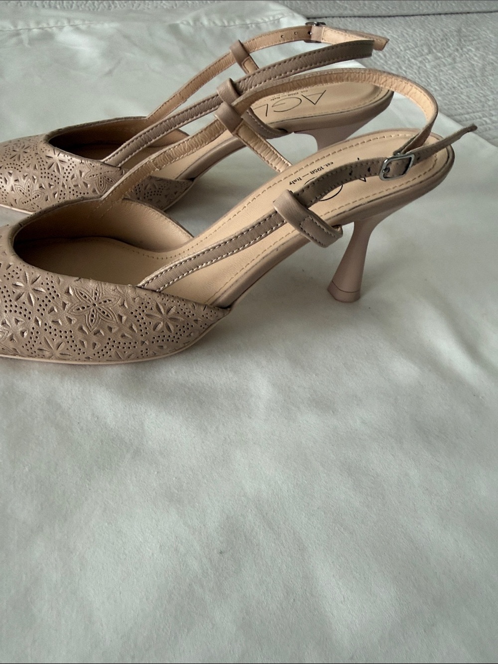 AGL Pointed Slingback